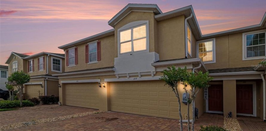 Townhouse in Kissimmee, Florida 4 bedrooms, 179.77 sq.m. № 2094006