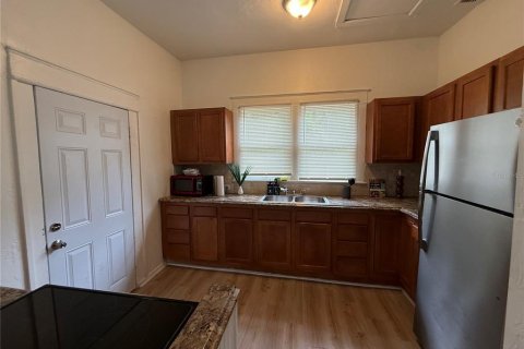 House in Tampa, Florida 2 bedrooms, 75.62 sq.m. № 1918772 - photo 11