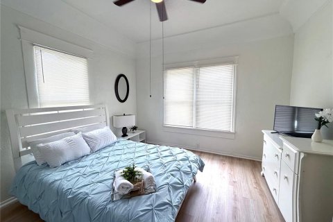 House in Tampa, Florida 2 bedrooms, 75.62 sq.m. № 1918772 - photo 1
