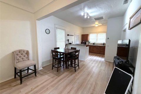 House in Tampa, Florida 2 bedrooms, 75.62 sq.m. № 1918772 - photo 9