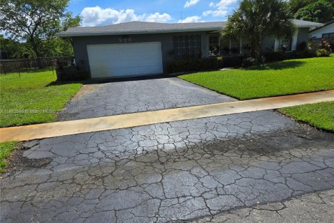 House in Plantation, Florida 4 bedrooms, 187.38 sq.m. № 1891323 - photo 5