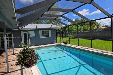House in Plantation, Florida 4 bedrooms, 187.38 sq.m. № 1891323 - photo 24