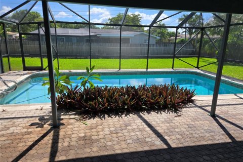 House in Plantation, Florida 4 bedrooms, 187.38 sq.m. № 1891323 - photo 20