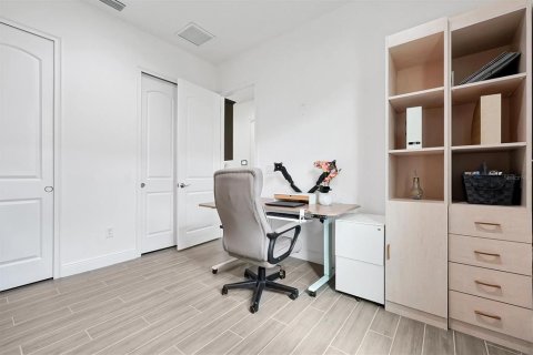 Villa ou maison à louer à Orlando, Floride: 4 chambres, 219.62 m2 № 2422808 - photo 19
