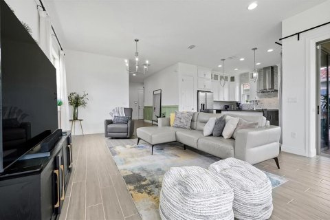 Villa ou maison à louer à Orlando, Floride: 4 chambres, 219.62 m2 № 2422808 - photo 9