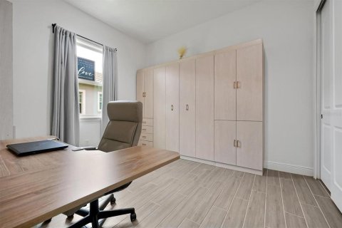 Villa ou maison à louer à Orlando, Floride: 4 chambres, 219.62 m2 № 2422808 - photo 18