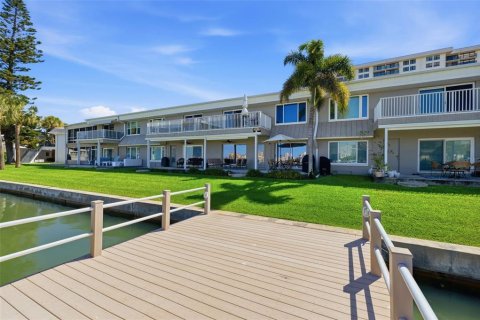 Condo in Clearwater, Florida, 2 bedrooms  № 2230175 - photo 4
