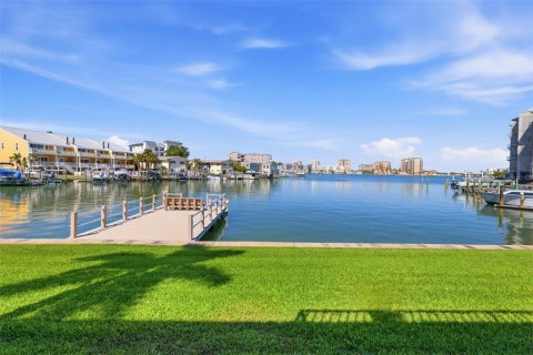 Condo in Clearwater, Florida, 2 bedrooms  № 2230175