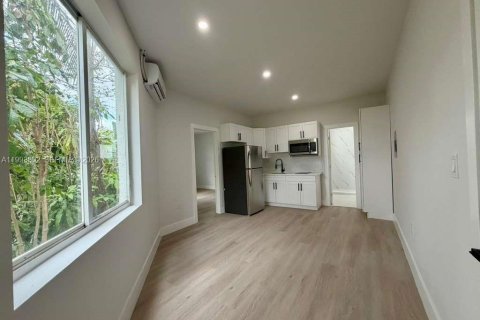 Снять в аренду квартиру в Майами, Флорида 1 спальня, 55.56м2, № 2055669 - фото 1