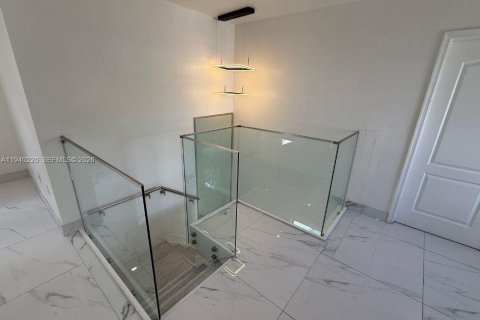 Villa ou maison à louer à Homestead, Floride: 5 chambres, 260.03 m2 № 1997179 - photo 9