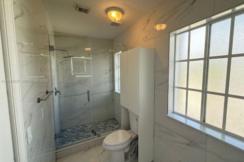 Villa ou maison à louer à Homestead, Floride: 5 chambres, 260.03 m2 № 1997179 - photo 16