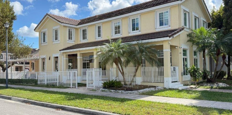 Villa ou maison à Homestead, Floride 5 chambres, 260.03 m2 № 1997179