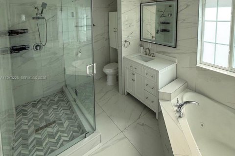 Villa ou maison à louer à Homestead, Floride: 5 chambres, 260.03 m2 № 1997179 - photo 14