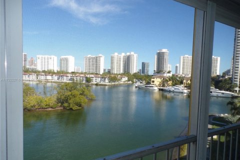 Condo in Aventura, Florida, 2 bedrooms  № 1764717 - photo 4