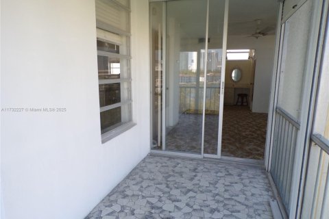 Condo in Aventura, Florida, 2 bedrooms  № 1764717 - photo 12