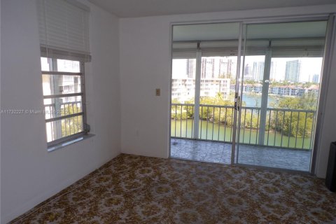 Condo in Aventura, Florida, 2 bedrooms  № 1764717 - photo 15