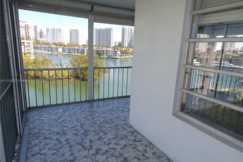 Condo in Aventura, Florida, 2 bedrooms  № 1764717 - photo 11
