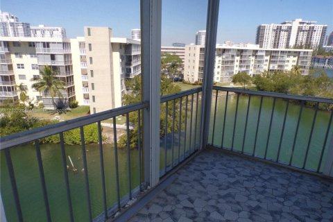 Condo in Aventura, Florida, 2 bedrooms  № 1764717 - photo 10