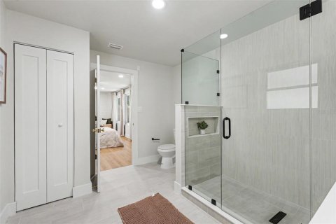 House in Tampa, Florida 4 bedrooms, 141.58 sq.m. № 2199634 - photo 24