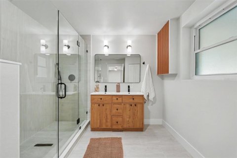 House in Tampa, Florida 4 bedrooms, 141.58 sq.m. № 2199634 - photo 23