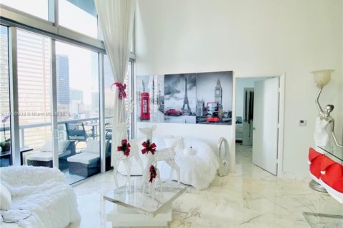 Copropriété à vendre à Miami, Floride: 2 chambres, 108.42 m2 № 1700056 - photo 1