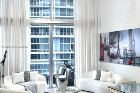 Copropriété à vendre à Miami, Floride: 2 chambres, 108.42 m2 № 1700056 - photo 2