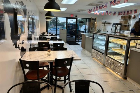 Commercial property in Tampa, Florida № 1422534 - photo 5