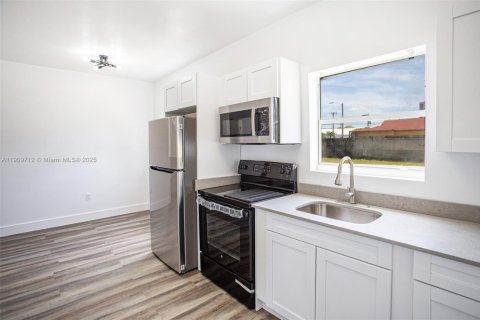 Appartement à louer à Miami, Floride: 2 chambres, 74.32 m2 № 1965380 - photo 3