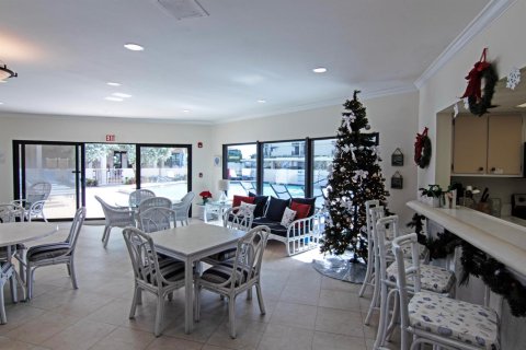 Condo in Riviera Beach, Florida, 2 bedrooms  № 2154976 - photo 23