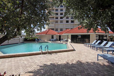 Condo in Riviera Beach, Florida, 2 bedrooms  № 2154976 - photo 15