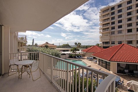 Condo in Riviera Beach, Florida, 2 bedrooms  № 2154976 - photo 29