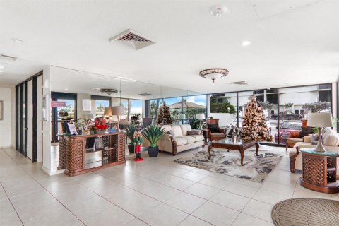 Condo in Riviera Beach, Florida, 2 bedrooms  № 2154976 - photo 24