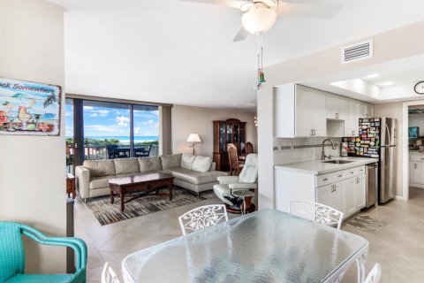 Condo in Riviera Beach, Florida, 2 bedrooms  № 2154976 - photo 8