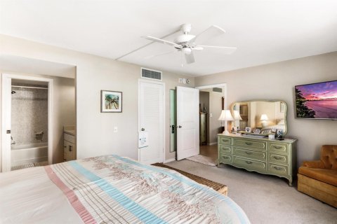 Condo in Riviera Beach, Florida, 2 bedrooms  № 2154976 - photo 17