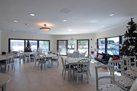 Condo in Riviera Beach, Florida, 2 bedrooms  № 2154976 - photo 22