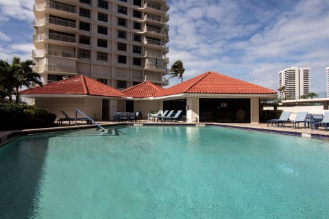 Condo in Riviera Beach, Florida, 2 bedrooms  № 2154976 - photo 21