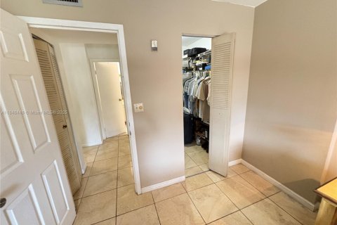 Condo in North Miami Beach, Florida, 1 bedroom  № 1848318 - photo 14