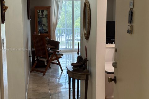 Condo in North Miami Beach, Florida, 1 bedroom  № 1848318 - photo 17