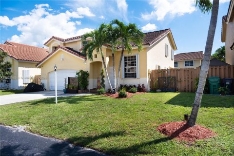 Купить виллу или дом в Майами, Флорида 4 спальни, 206.43м2, № 1931797 - фото 1