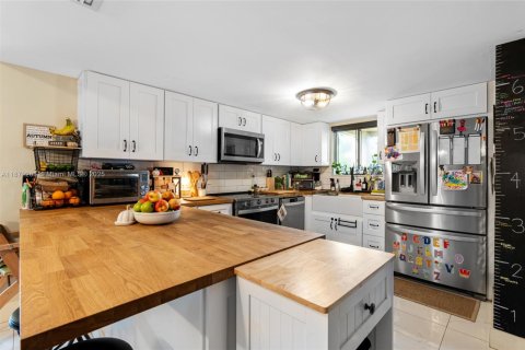 Купить виллу или дом в Майами, Флорида 4 спальни, 206.43м2, № 1931797 - фото 4