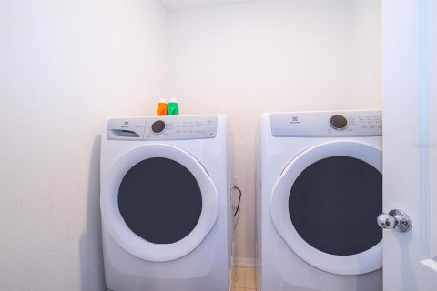 Casa en alquiler en Kissimmee, Florida, 3 dormitorios, 157 m2 № 1906843 - foto 15