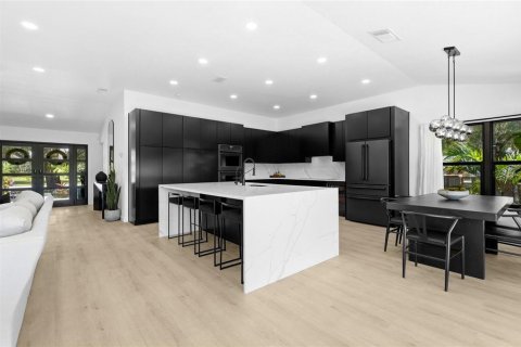 Villa ou maison à vendre à Bradenton, Floride: 4 chambres, 193.05 m2 № 2201625 - photo 6