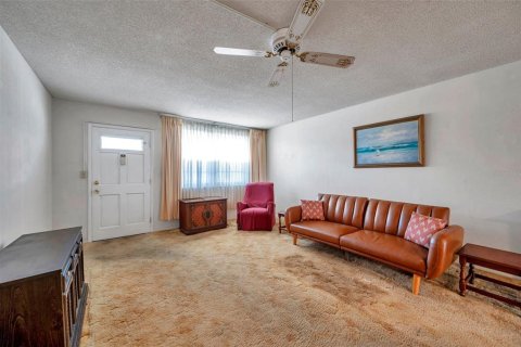 Condominio en venta en Gulfport, Florida, 2 dormitorios, 104.05 m2 № 1717057 - foto 12