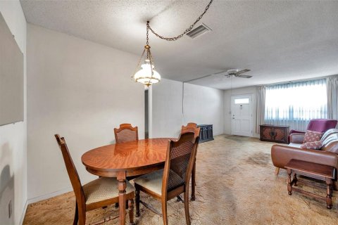 Condominio en venta en Gulfport, Florida, 2 dormitorios, 104.05 m2 № 1717057 - foto 16