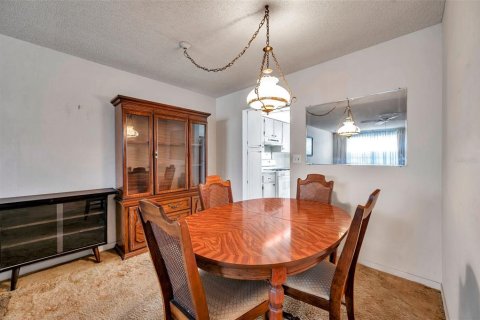 Condominio en venta en Gulfport, Florida, 2 dormitorios, 104.05 m2 № 1717057 - foto 19