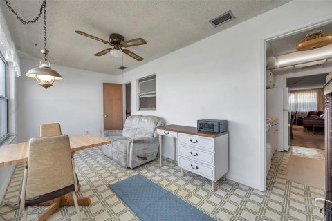Condominio en venta en Gulfport, Florida, 2 dormitorios, 104.05 m2 № 1717057 - foto 8