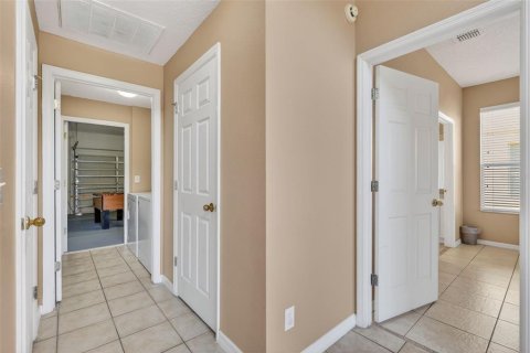 House in Davenport, Florida 6 bedrooms, 257.43 sq.m. № 2234600 - photo 24