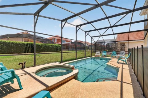 House in Davenport, Florida 6 bedrooms, 257.43 sq.m. № 2234600 - photo 22