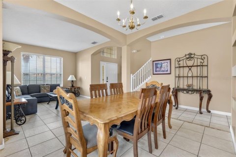 House in Davenport, Florida 6 bedrooms, 257.43 sq.m. № 2234600 - photo 10