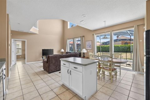 House in Davenport, Florida 6 bedrooms, 257.43 sq.m. № 2234600 - photo 16